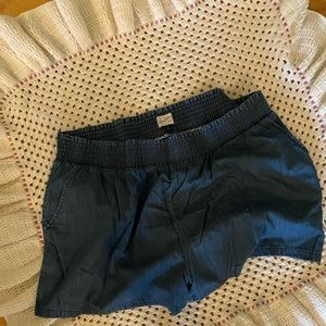 Universal threads shorts